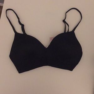 Women’s VS black wear everywhere bra 32B